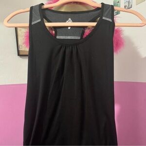 Black racer back tank top with grey details, small paint damage #activewear